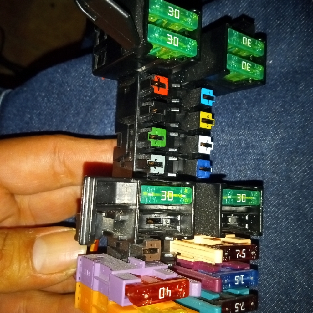 Mercedes fusebox